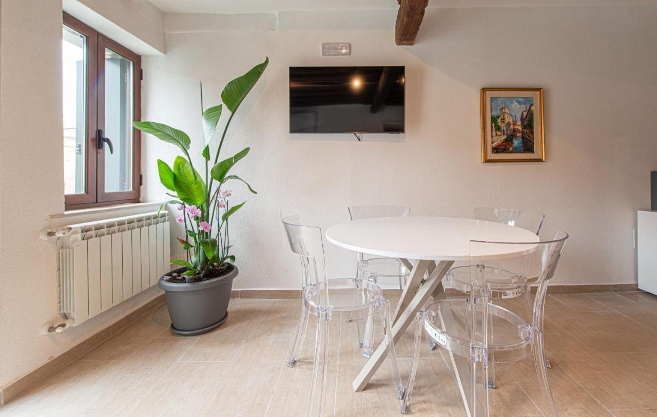 Ca' Leoncino - Venice Canal Front Apartment Εξωτερικό φωτογραφία