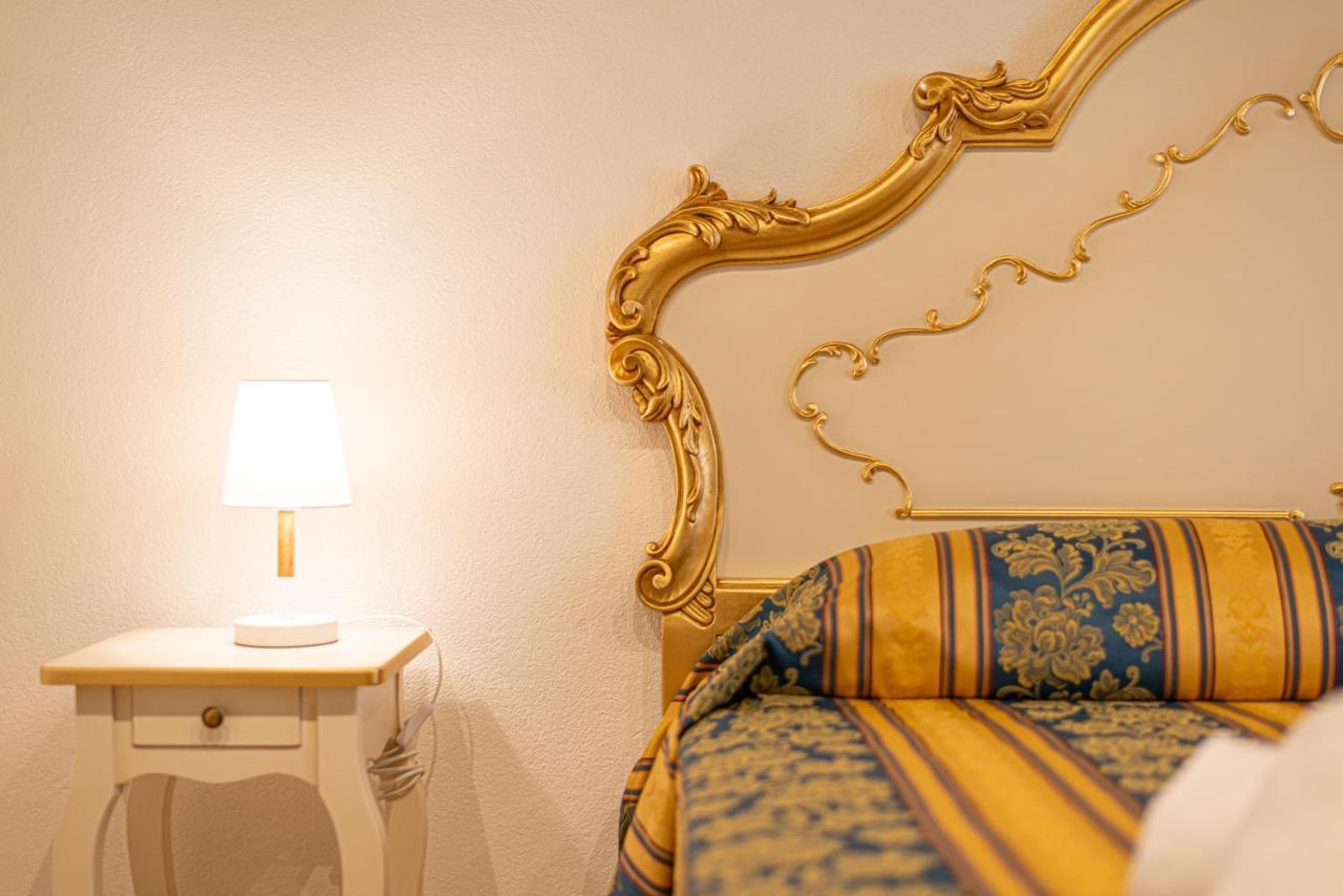 Ca' Leoncino - Venice Canal Front Apartment Εξωτερικό φωτογραφία