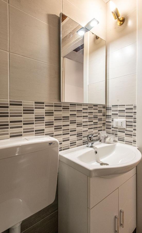 Ca' Leoncino - Venice Canal Front Apartment Εξωτερικό φωτογραφία
