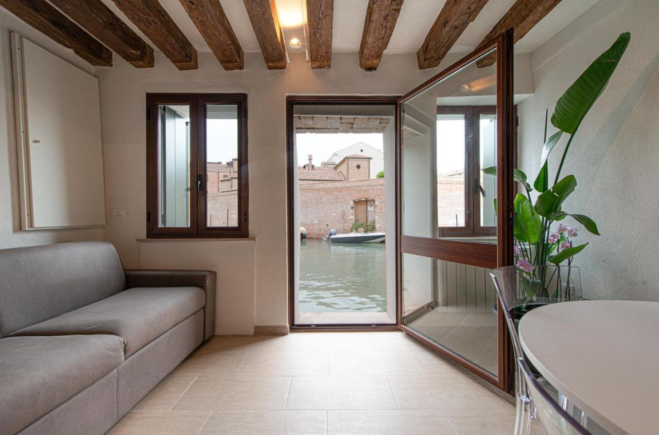 Ca' Leoncino - Venice Canal Front Apartment Εξωτερικό φωτογραφία